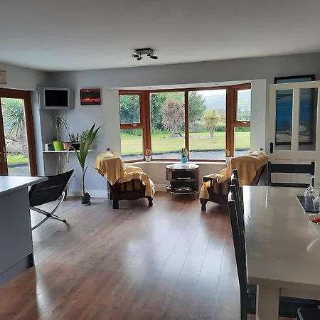 Semesterbostad Castle Road House Castletownbere