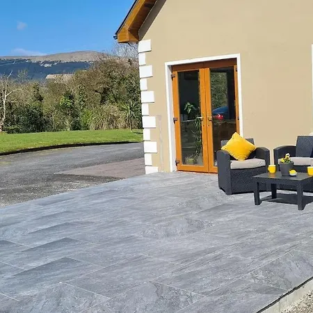 Prázdninový dům Castle Road House *