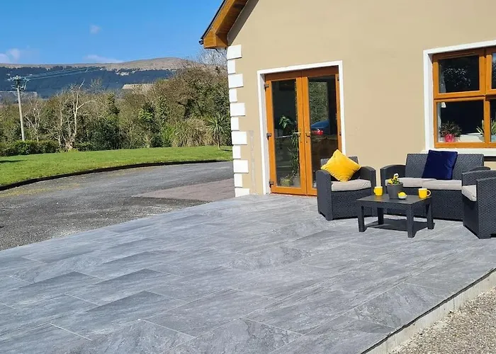 別荘 Castle Road House *